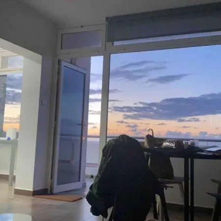 Carmenes2-Bed Apartment In Bajamar باجامار