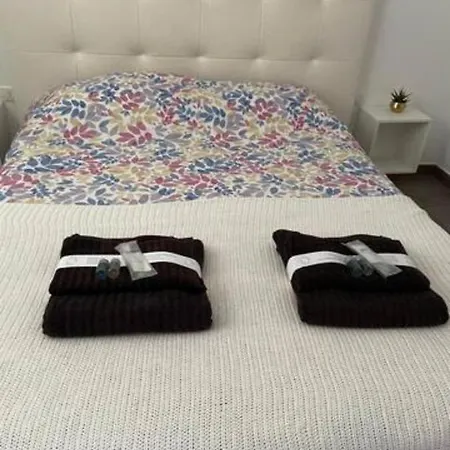 Carmenes2-Bed Apartment In Bajamar